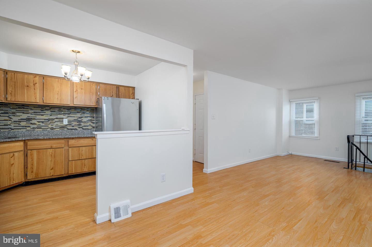QUEEN VILLAGE - Residential Lease