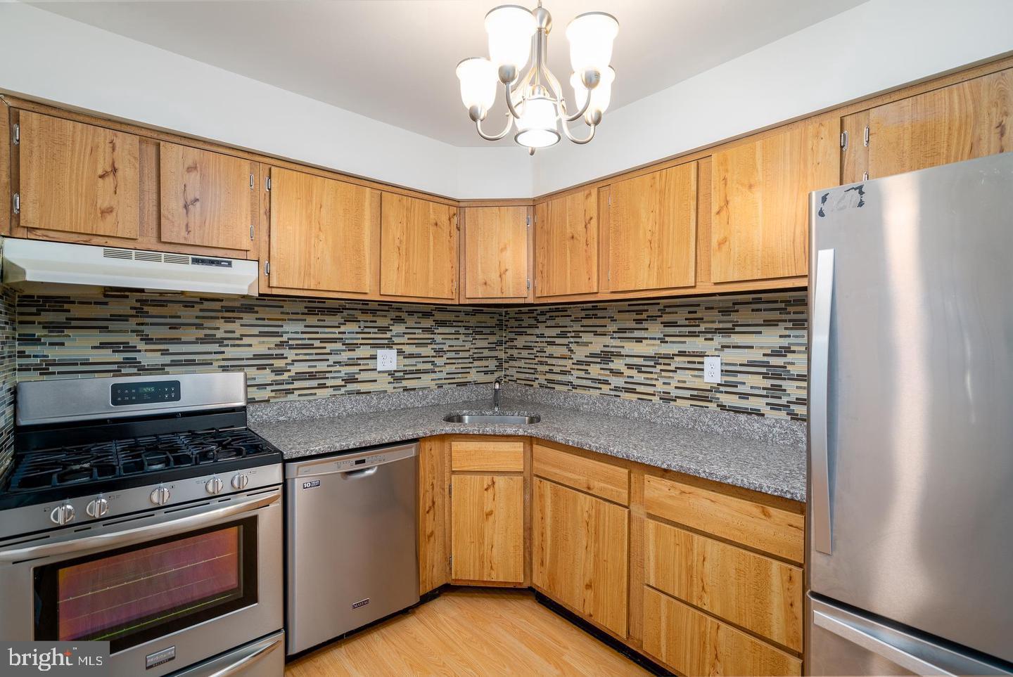 QUEEN VILLAGE - Residential Lease