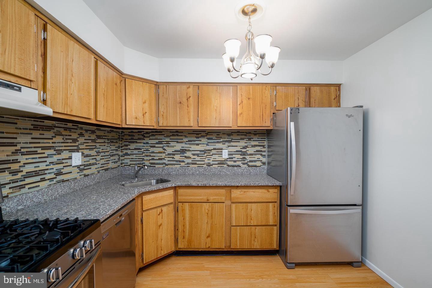 QUEEN VILLAGE - Residential Lease