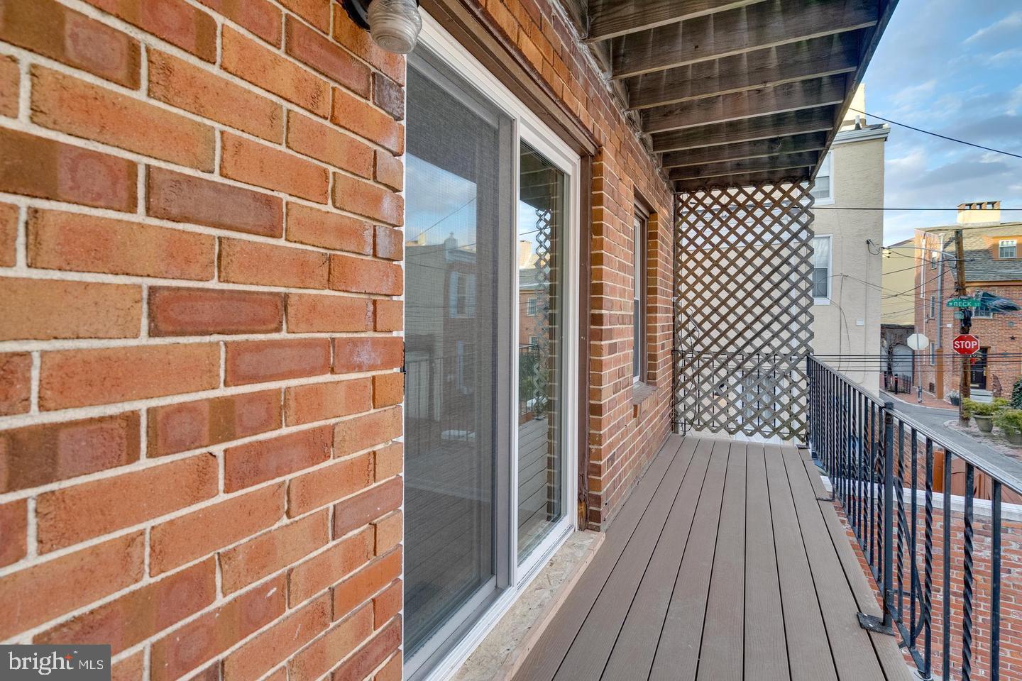 QUEEN VILLAGE - Residential Lease