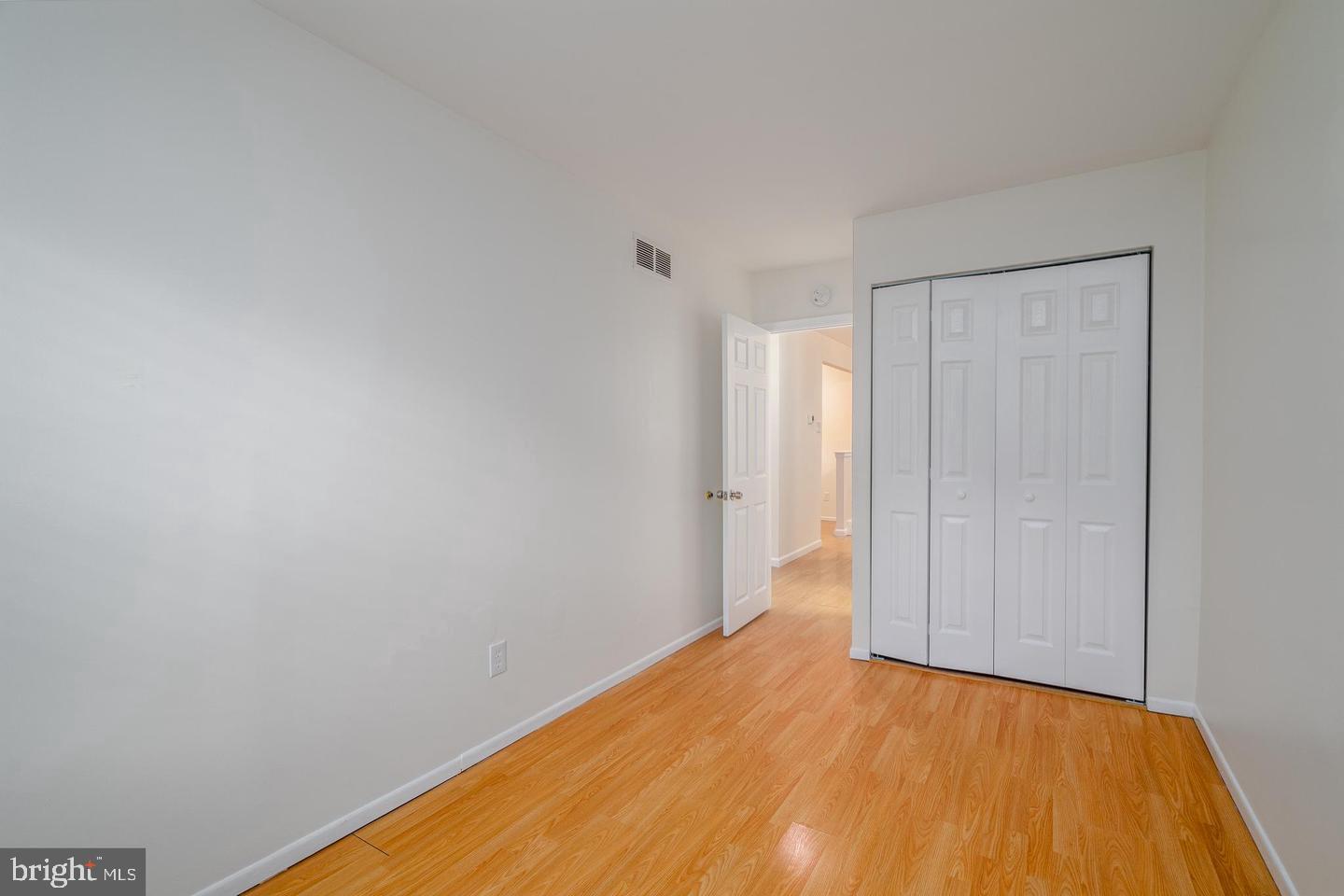 QUEEN VILLAGE - Residential Lease
