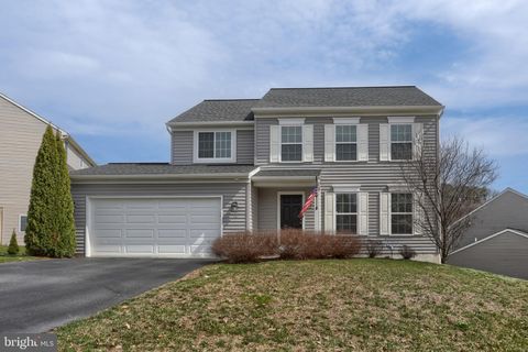 Photo of 16 Wildflower Circle, LEBANON, PA 17046 (MLS # PALN2025338)