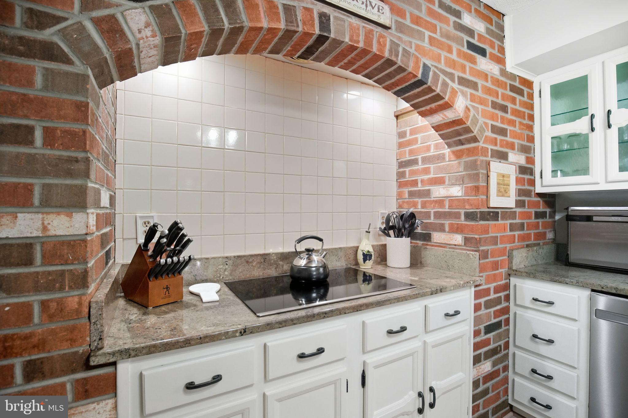 CLEVELAND PARK ESTATES - Residential