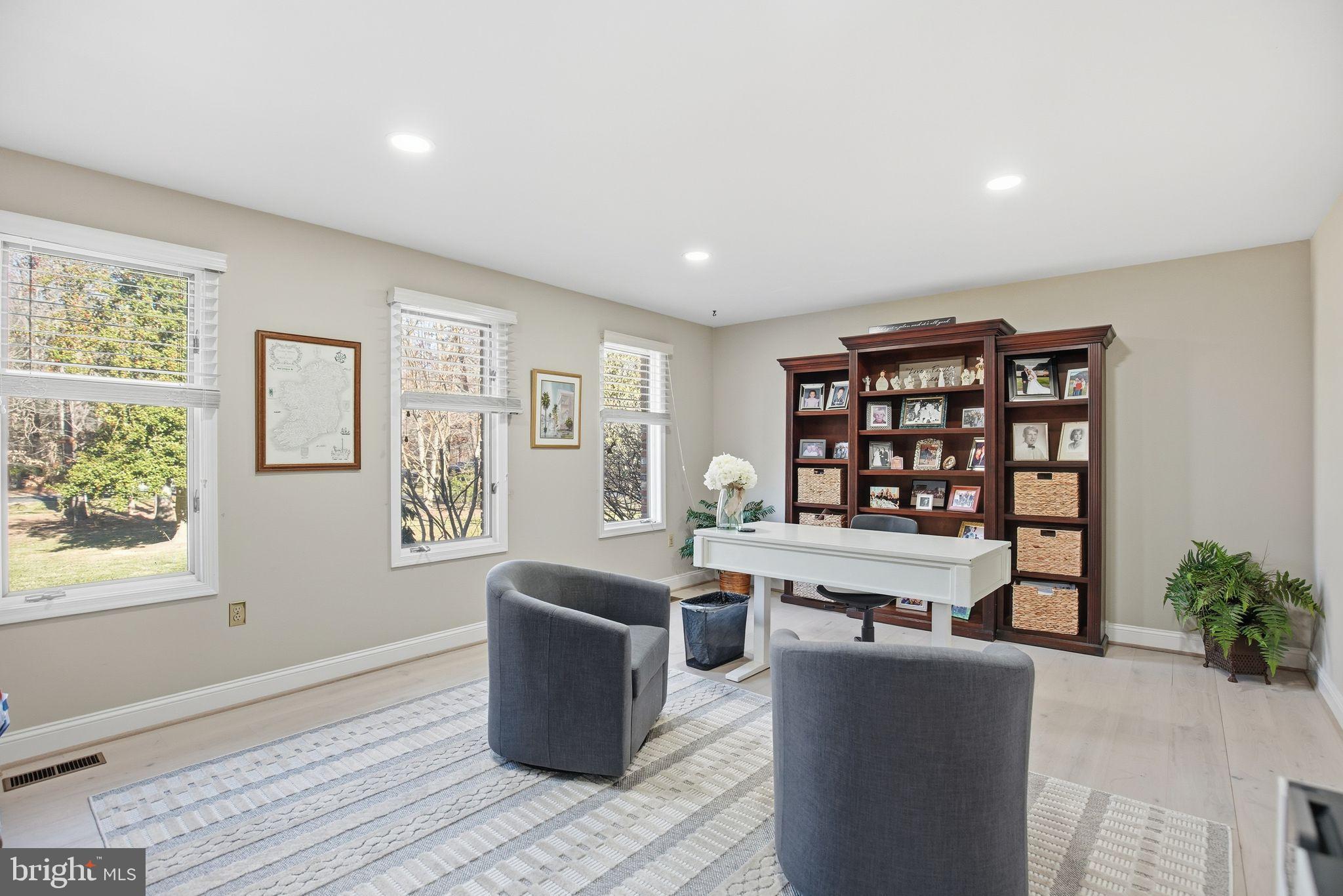 CLEVELAND PARK ESTATES - Residential