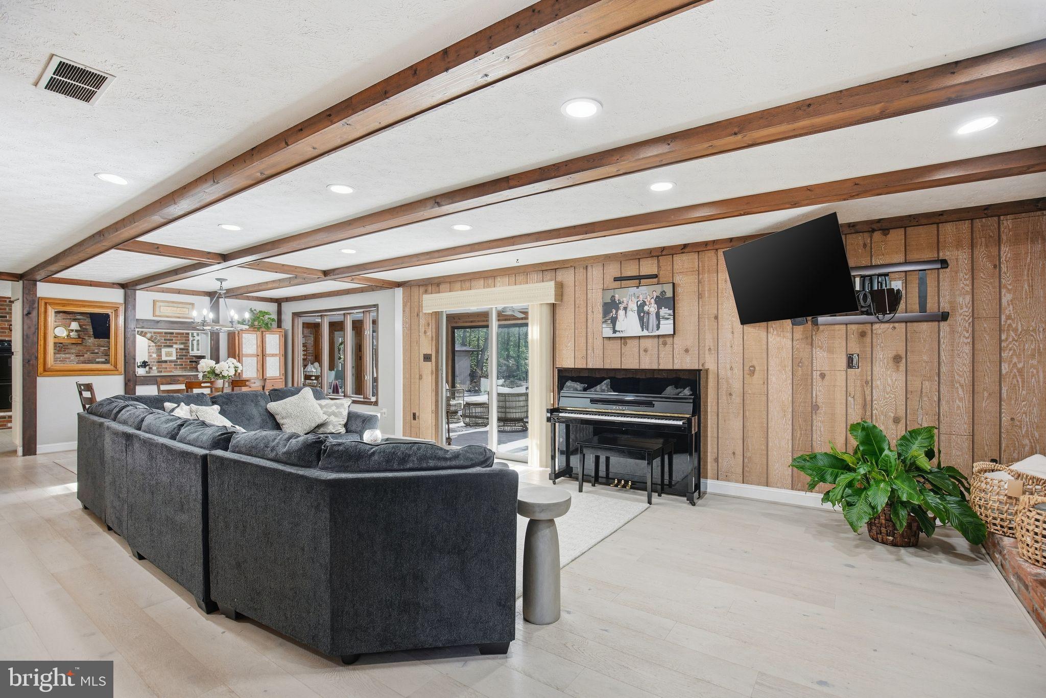 CLEVELAND PARK ESTATES - Residential