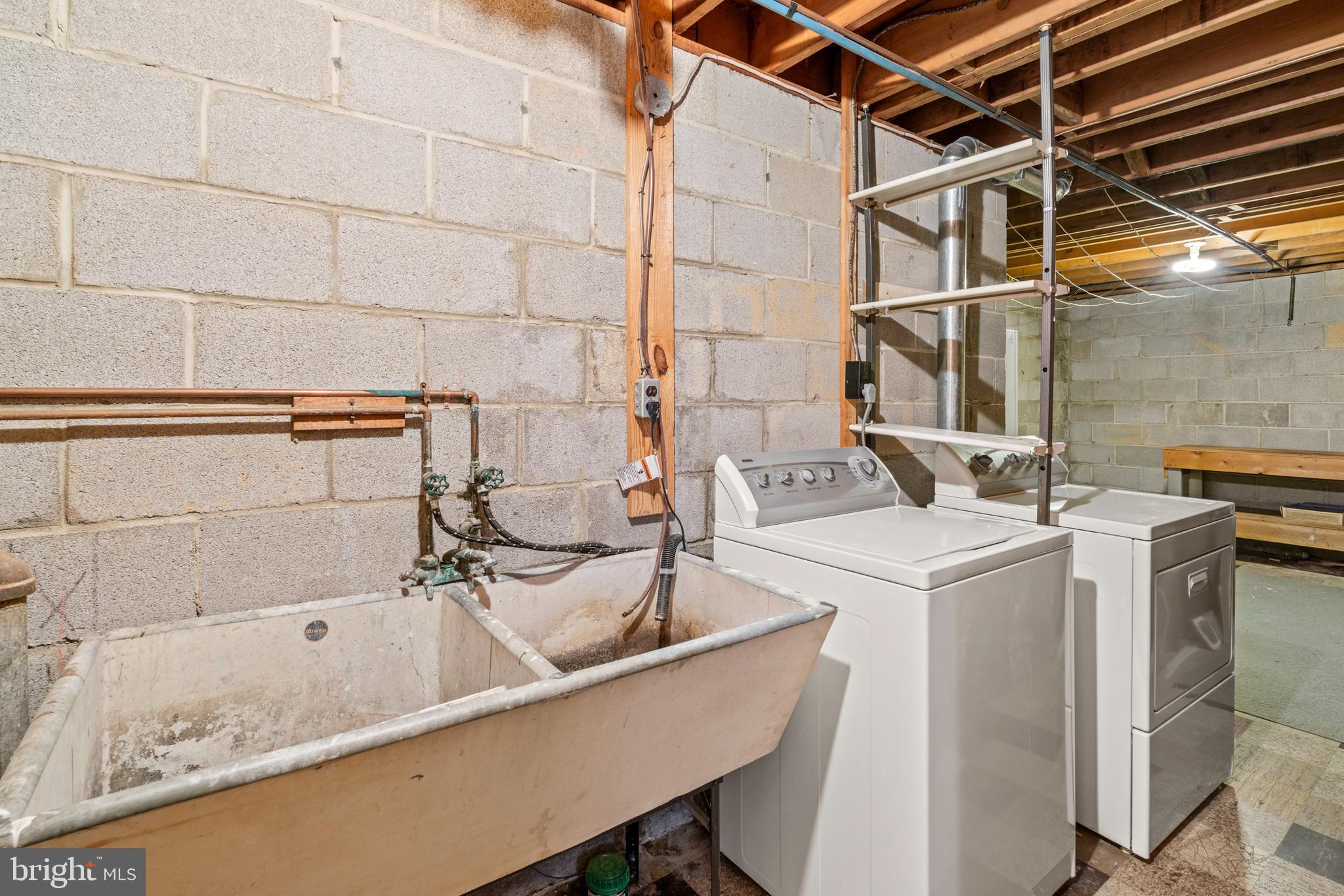 LEWIS HILLS - Residential