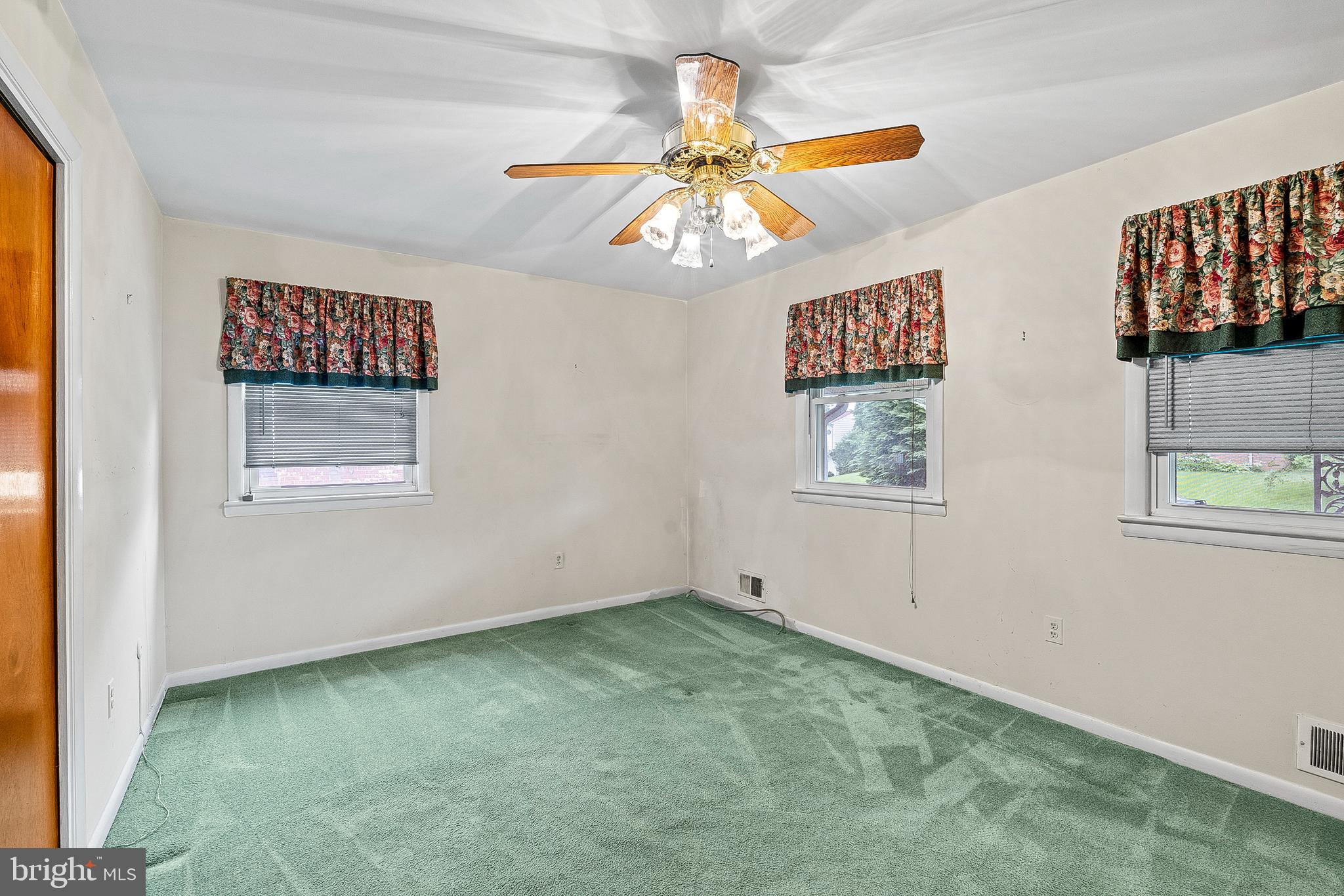 LEWIS HILLS - Residential