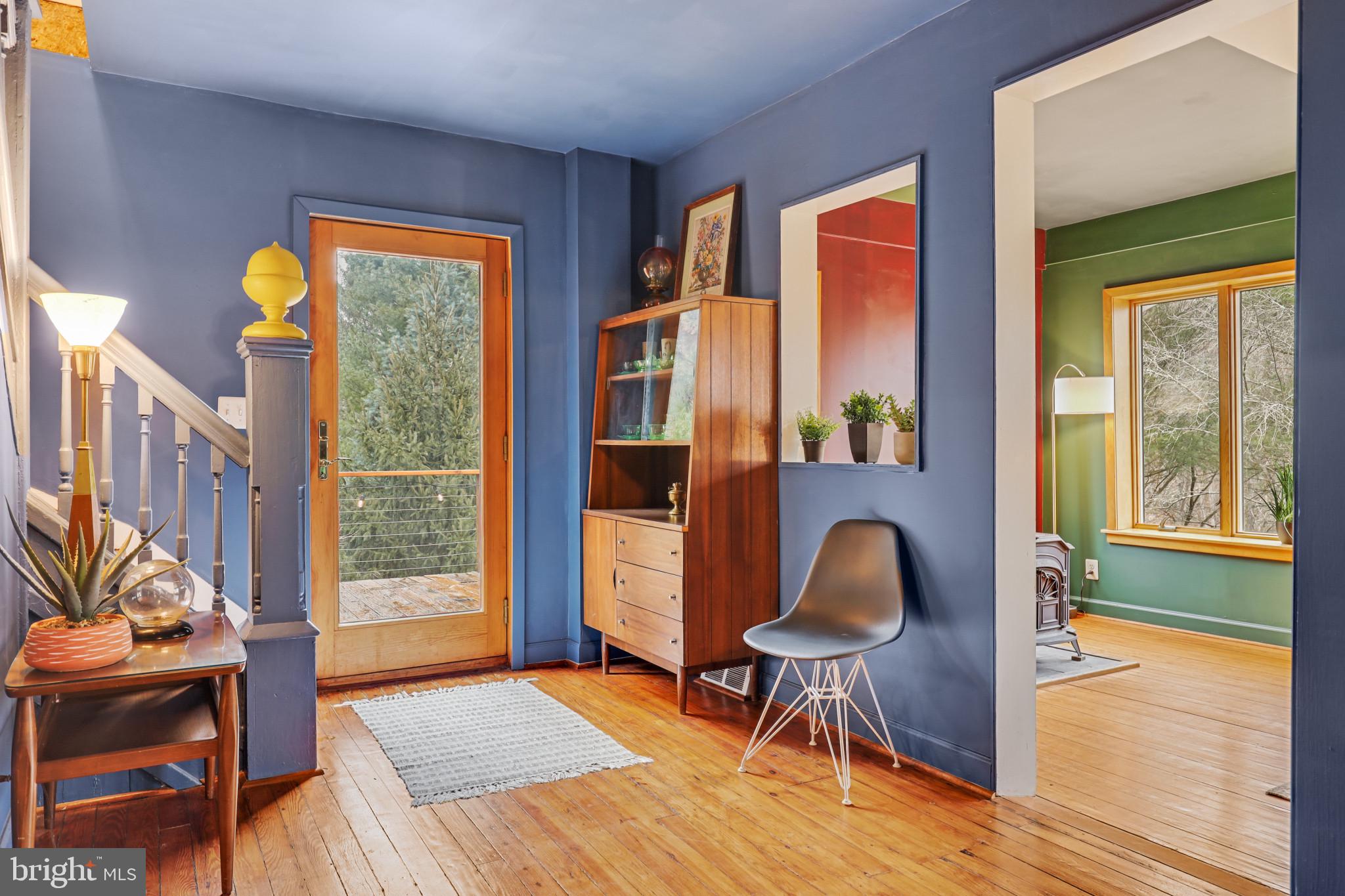 WHITE HALL - Residential