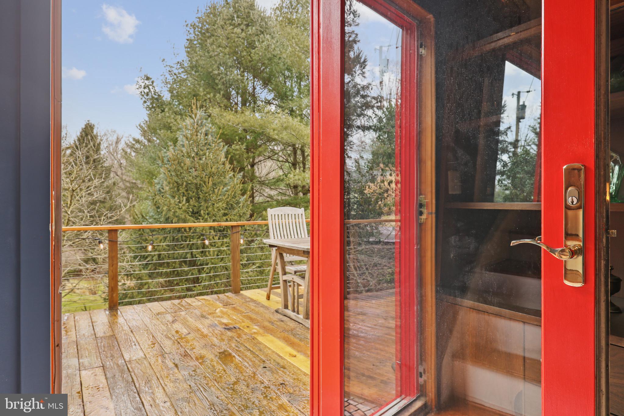 WHITE HALL - Residential