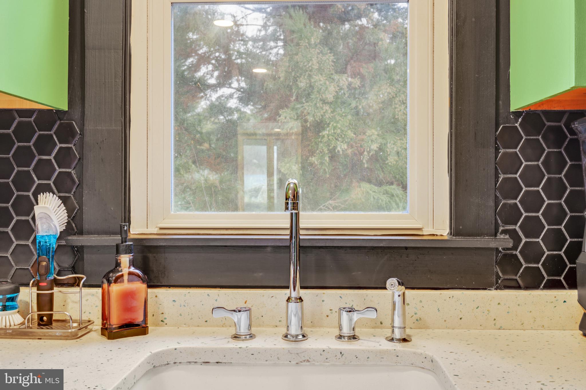 WHITE HALL - Residential