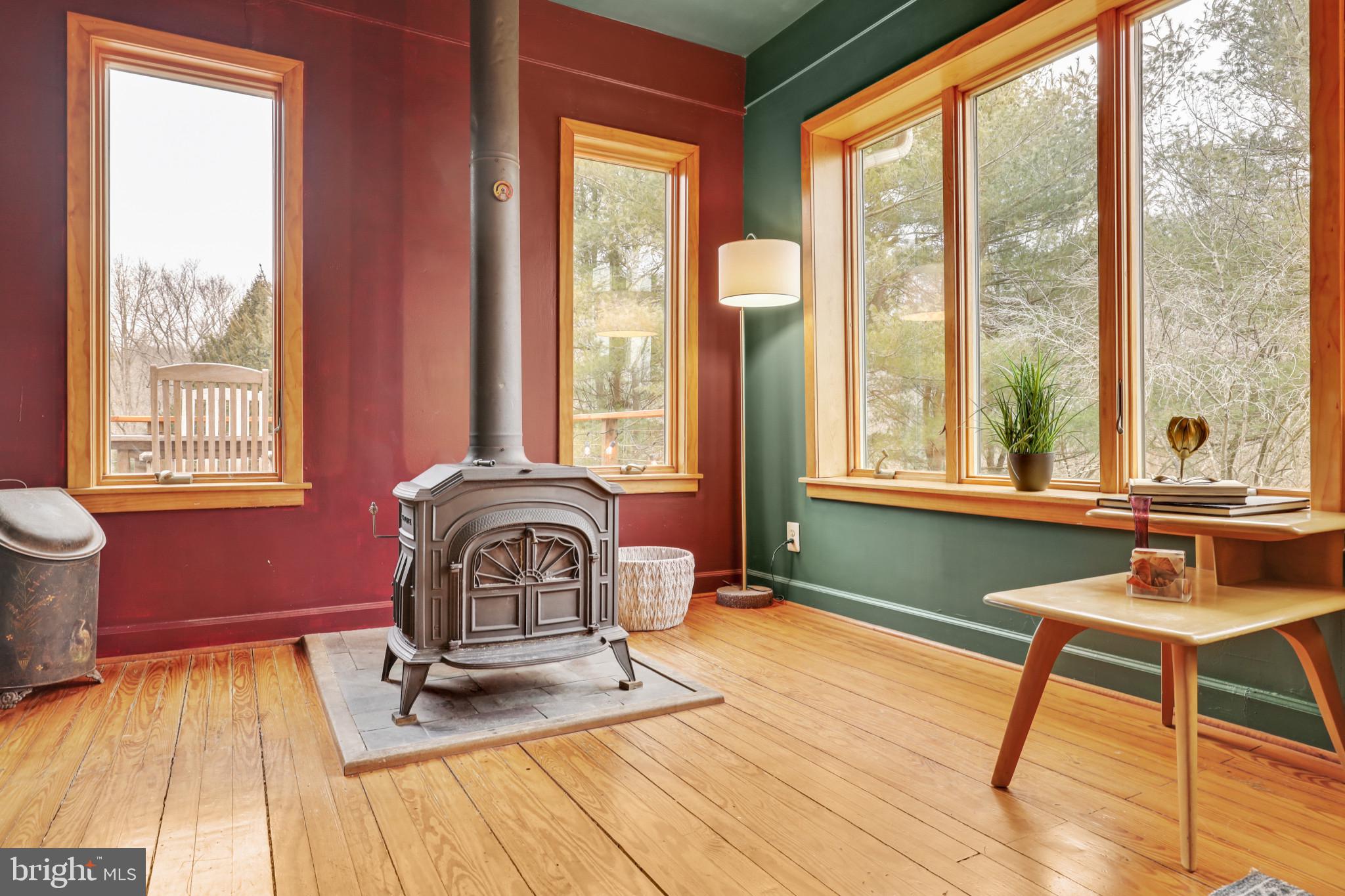 WHITE HALL - Residential