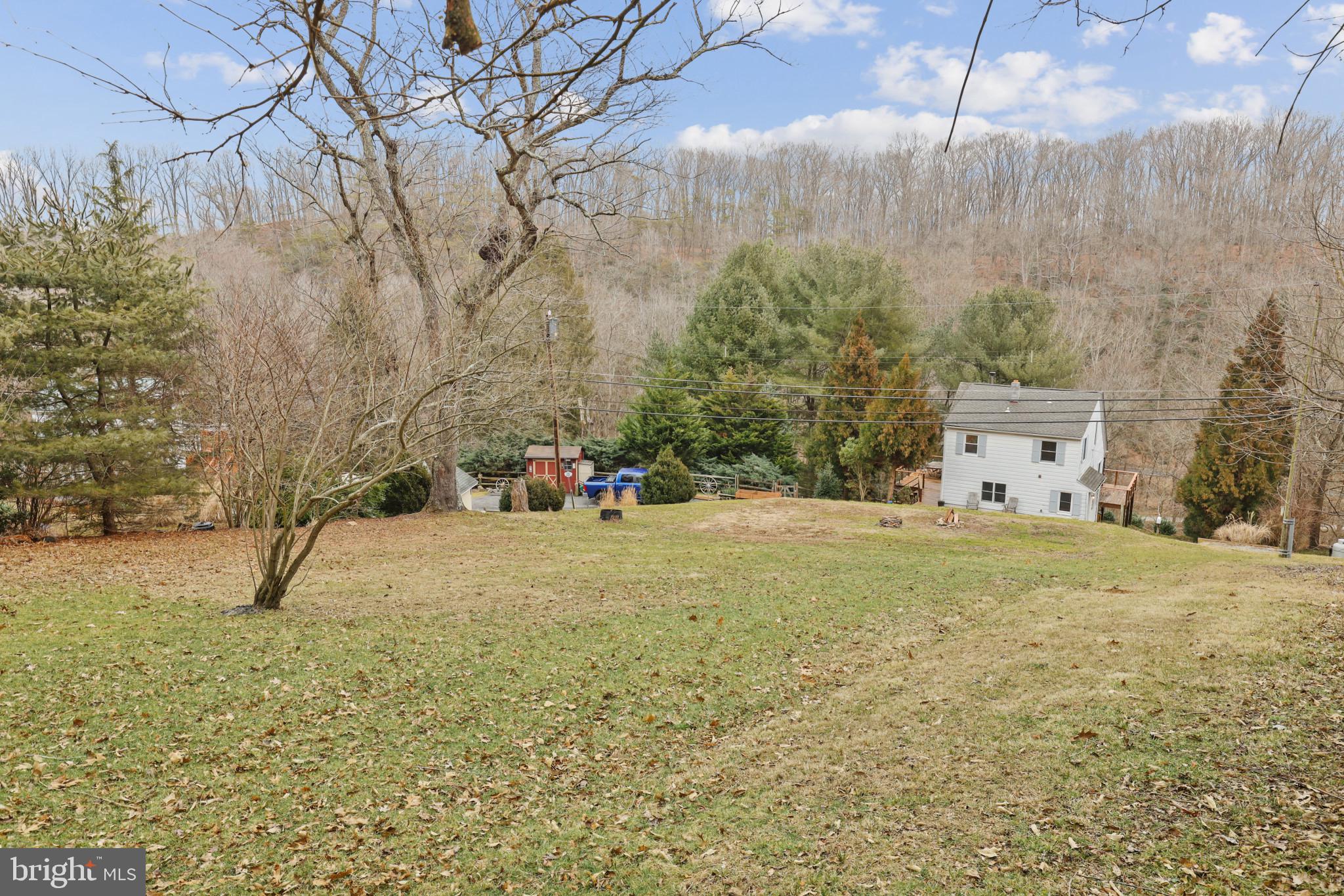 WHITE HALL - Residential