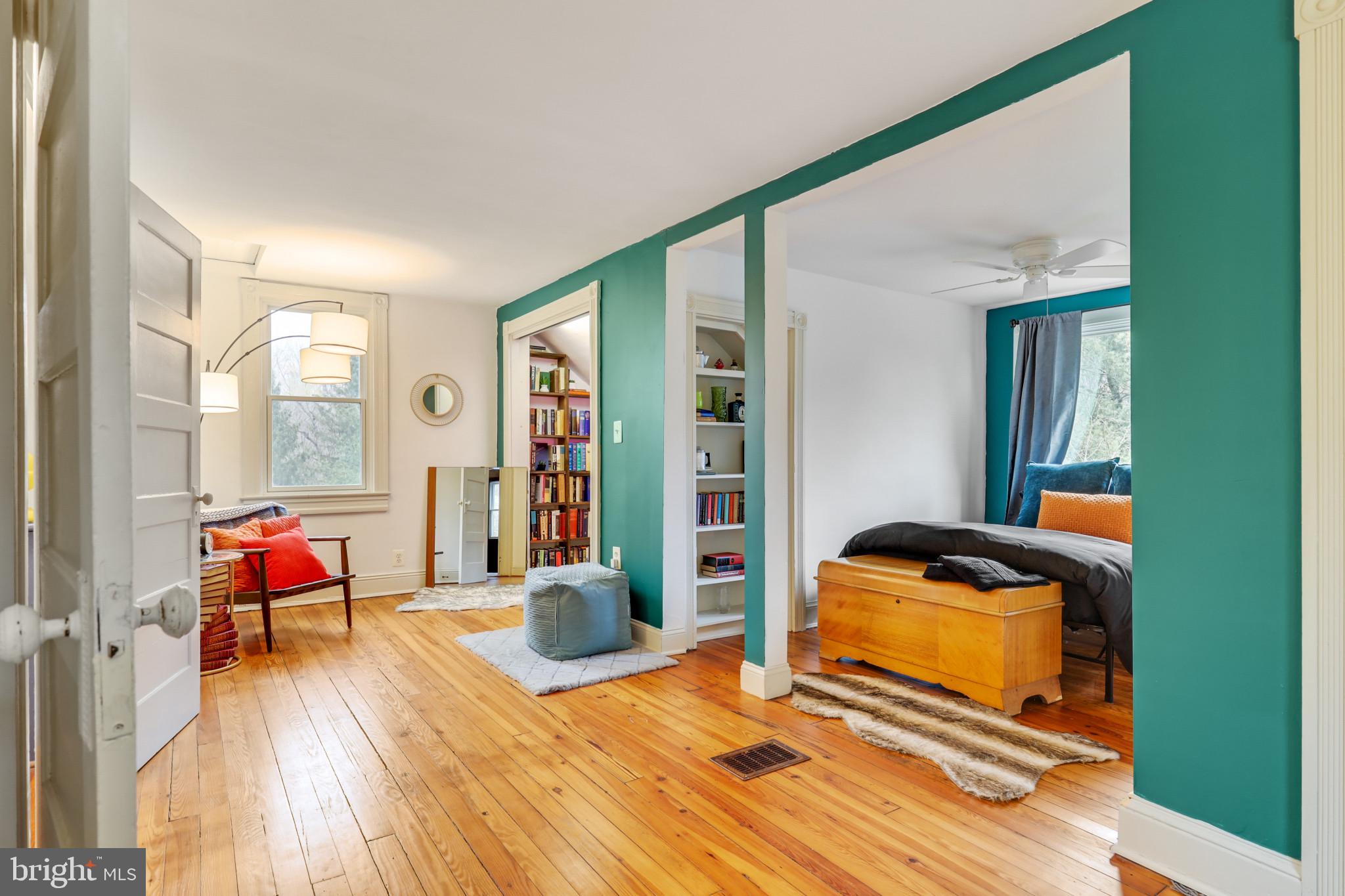 WHITE HALL - Residential