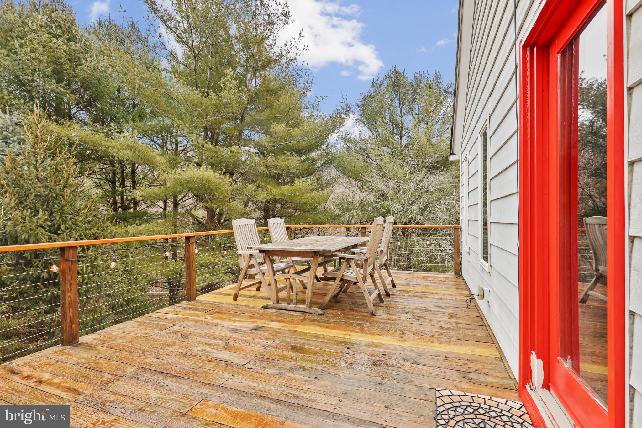 WHITE HALL - Residential