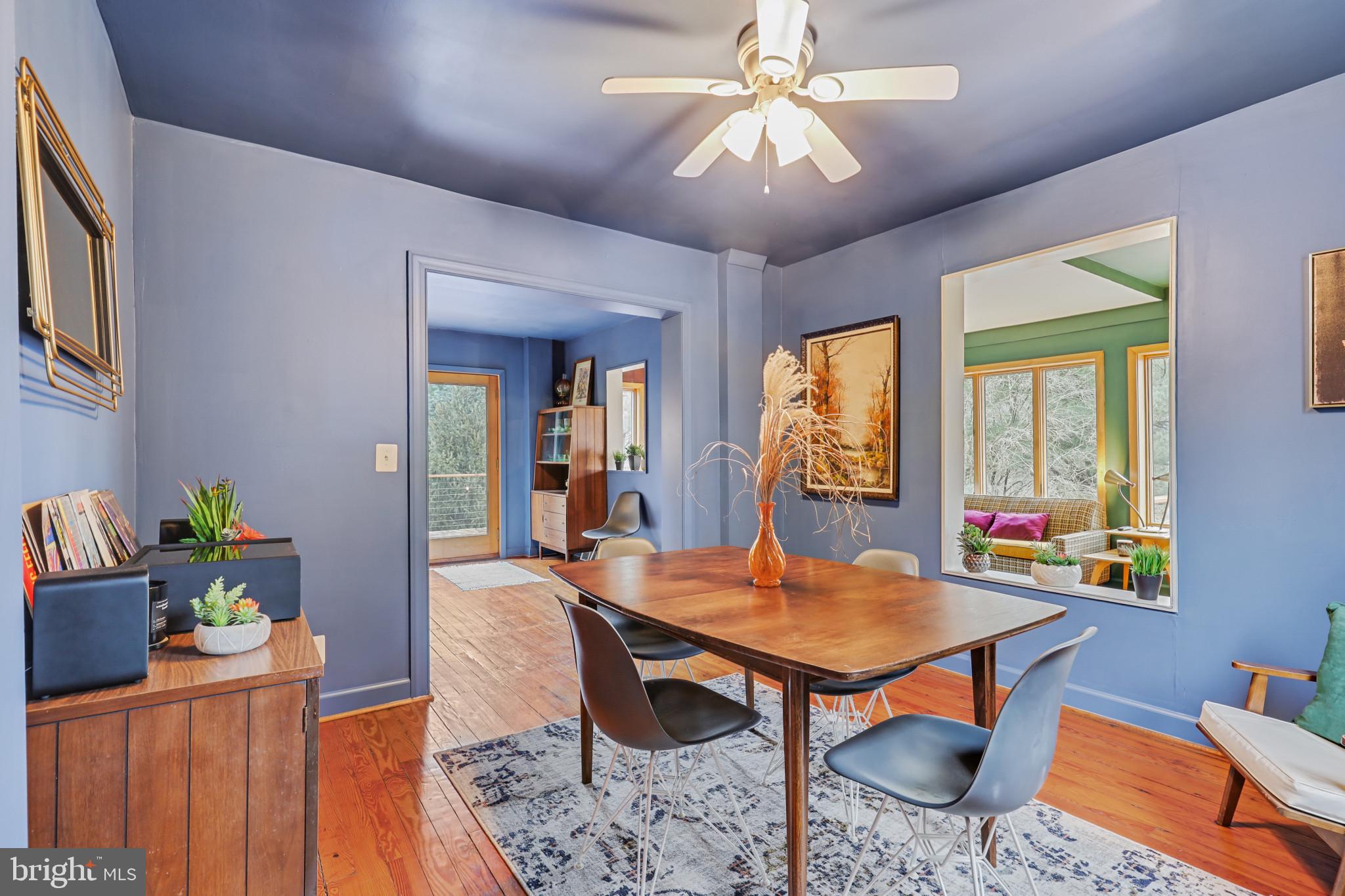 WHITE HALL - Residential