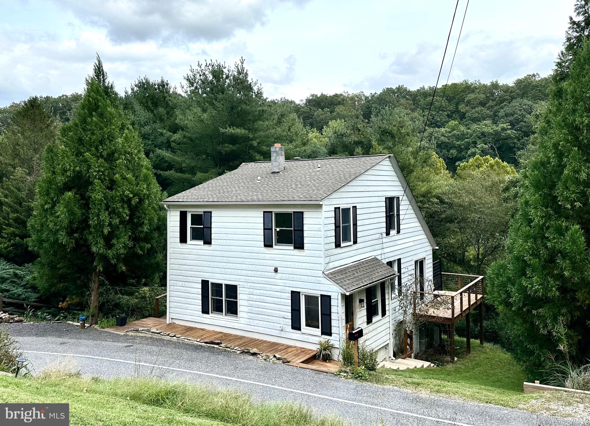 WHITE HALL - Residential