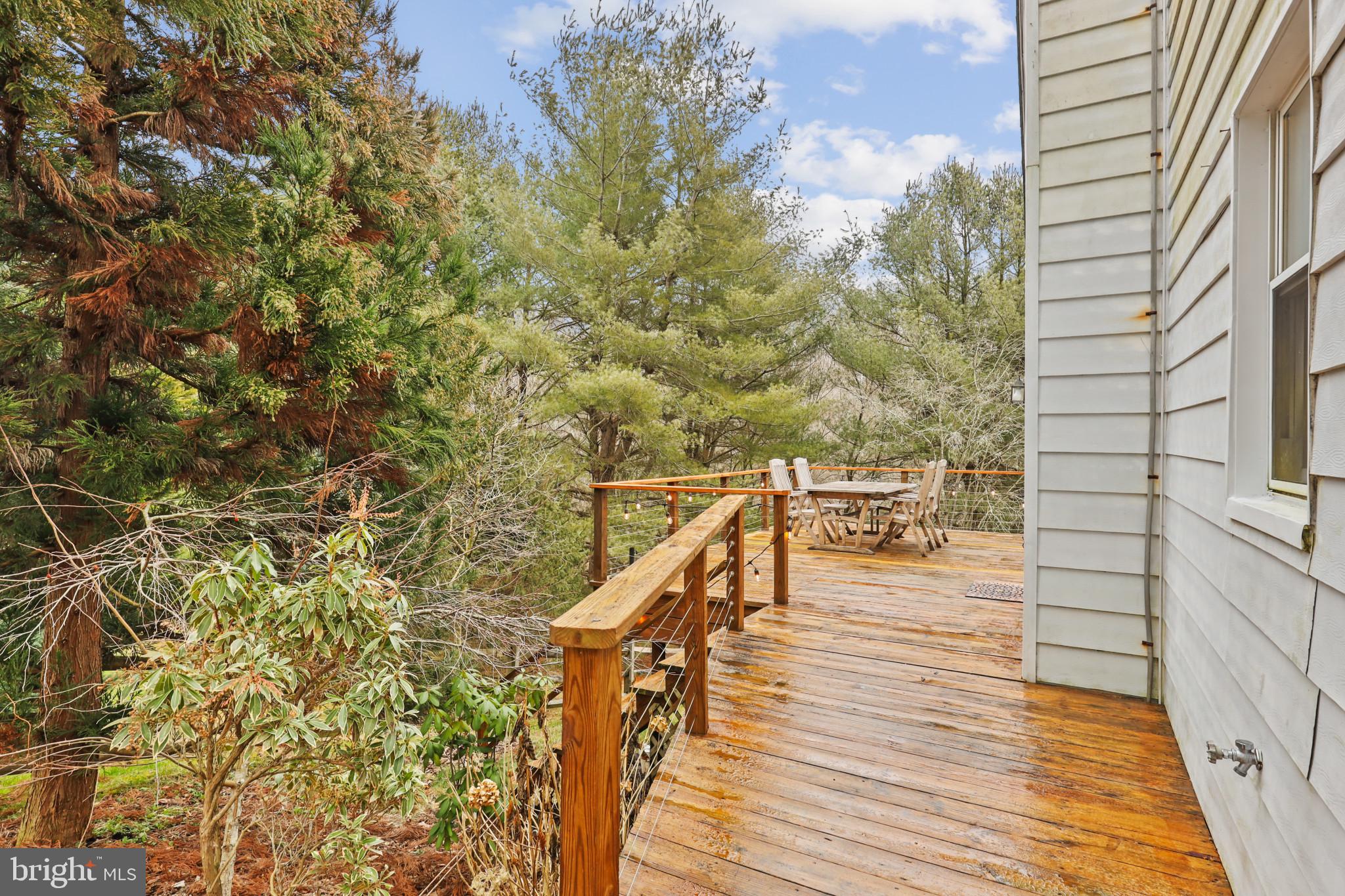 WHITE HALL - Residential