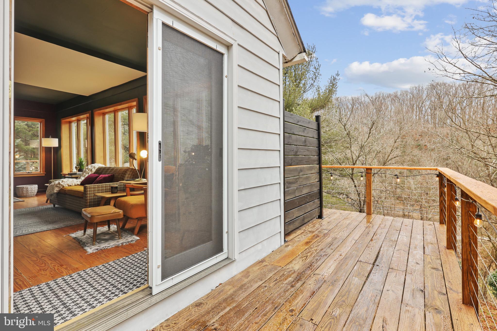 WHITE HALL - Residential