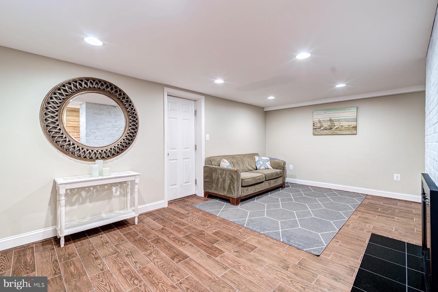 DOVER BALMORAL RIVERWOOD - Residential