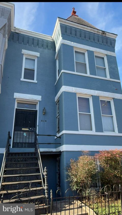 656 6TH STREET NE WASHINGTON DC 20002