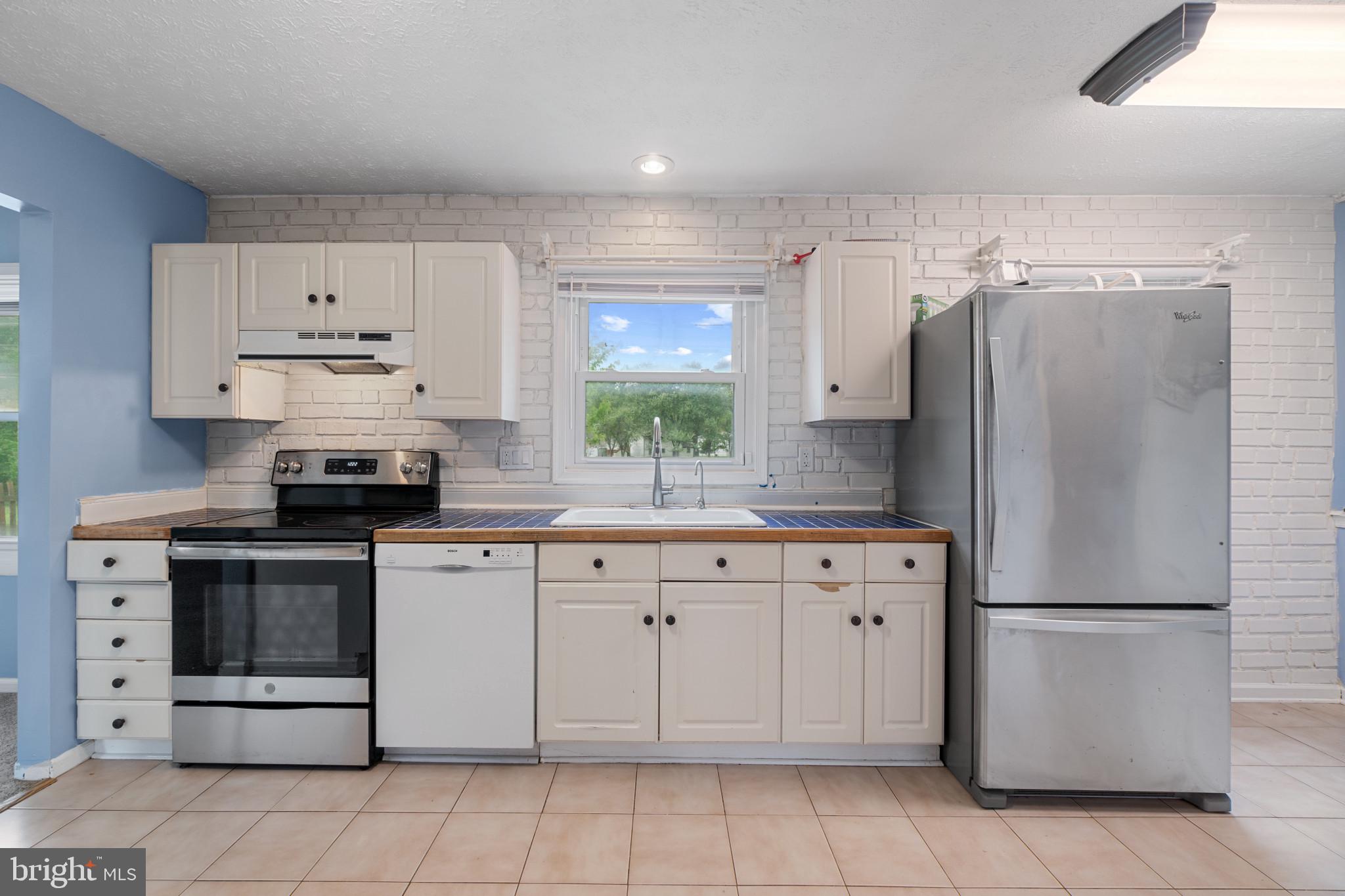 THE PROVINCES - Residential