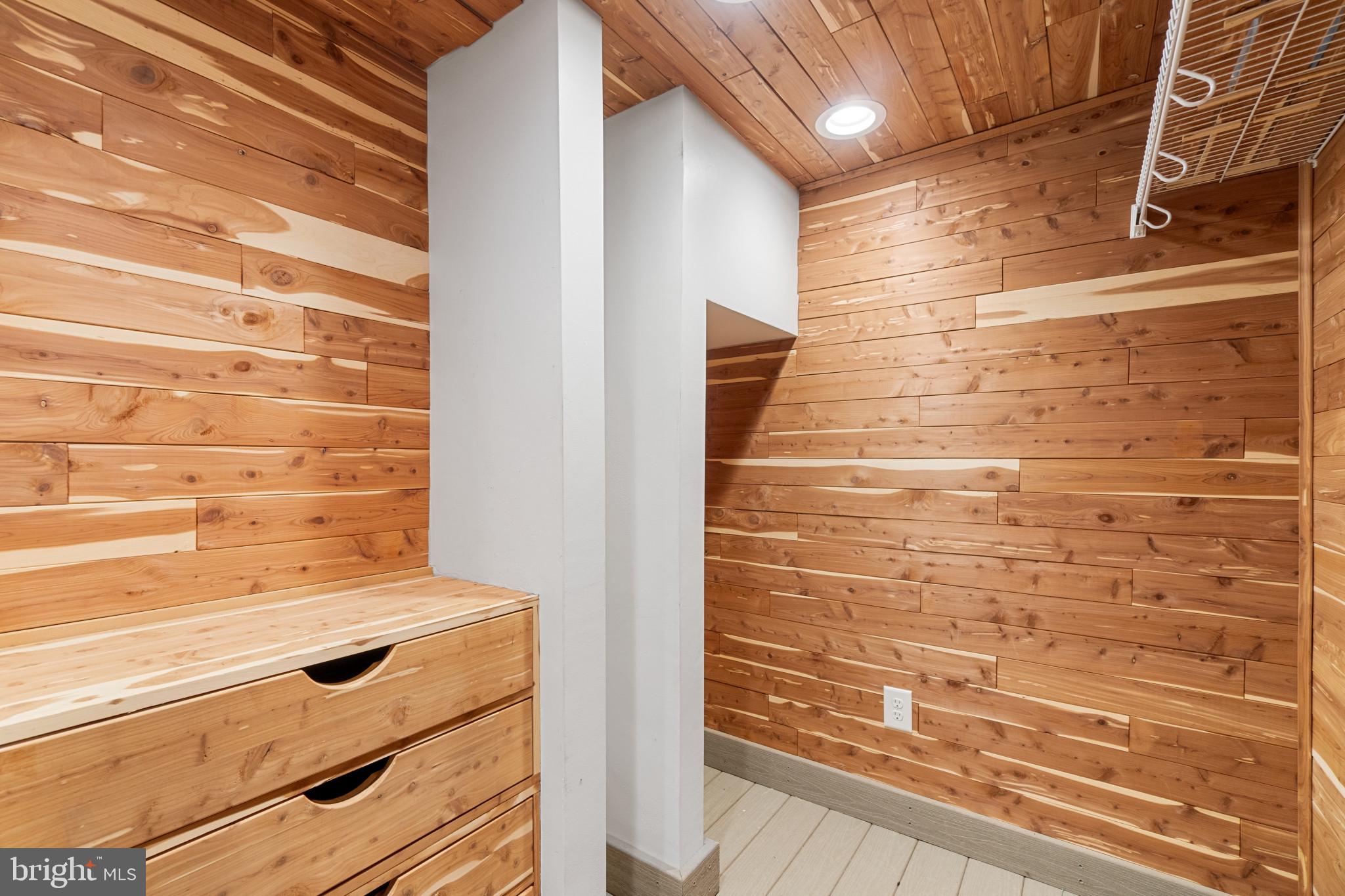 THE PROVINCES - Residential