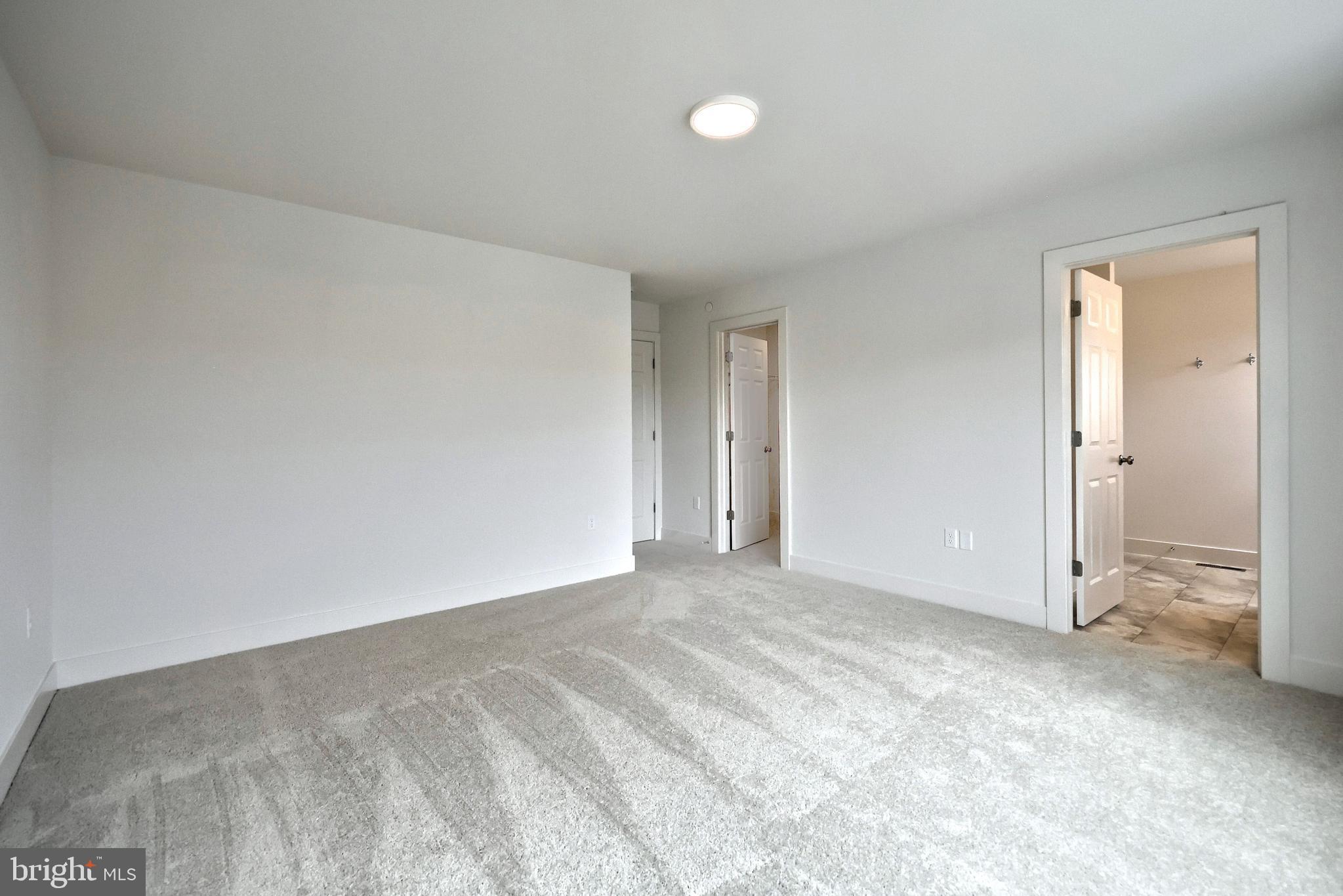 MADISON COURT - Residential