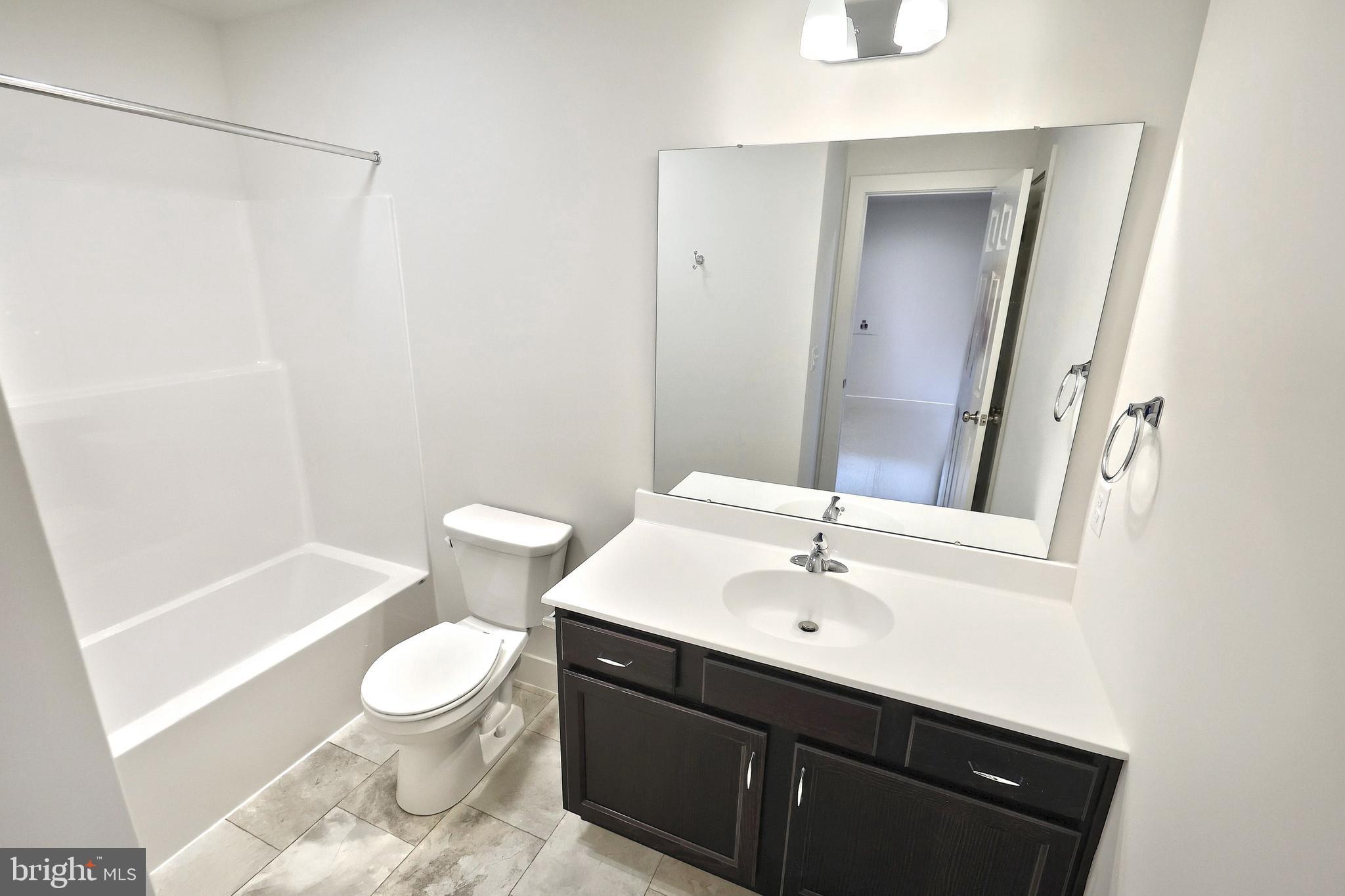 MADISON COURT - Residential