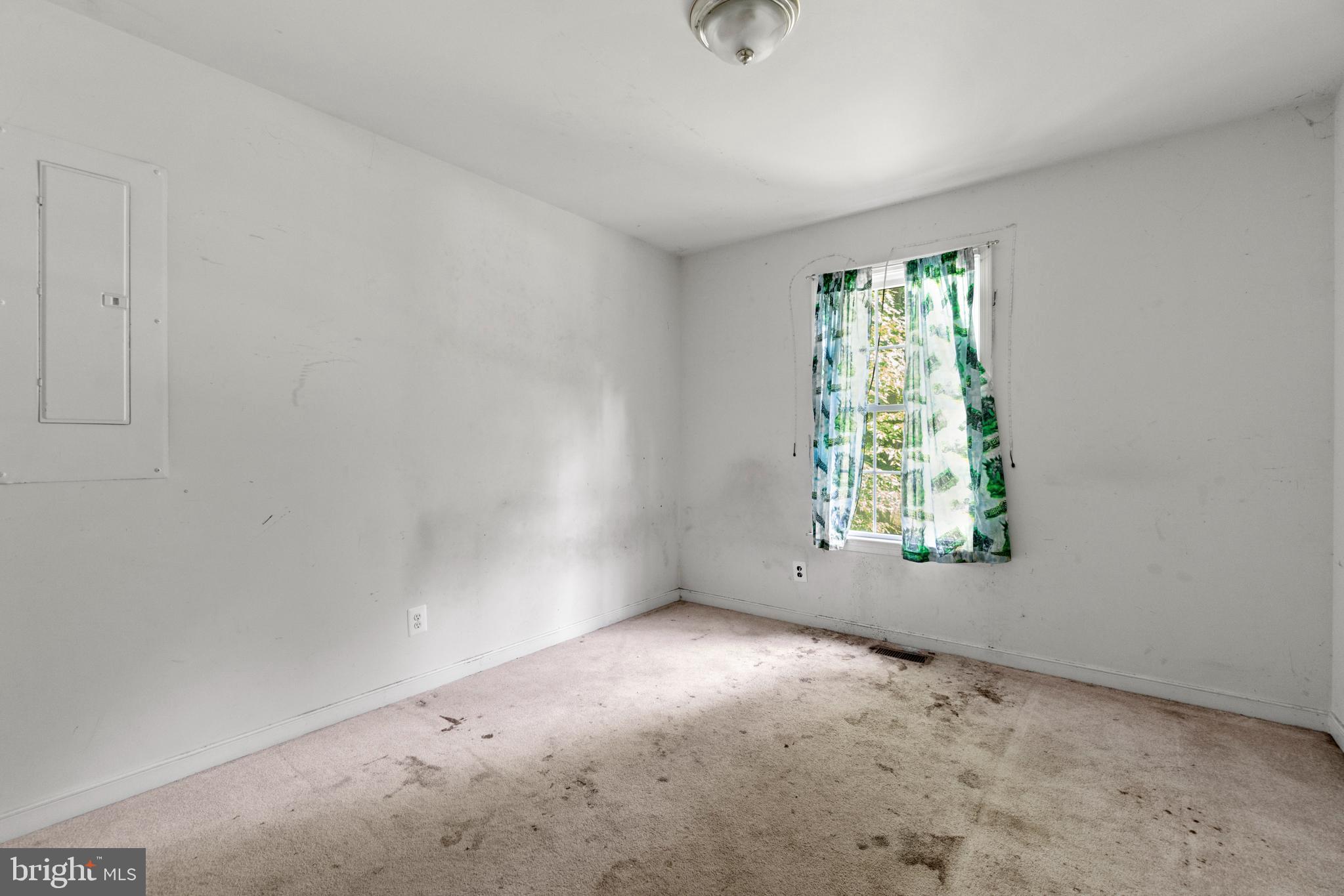 LAKE CAROLINE - Residential