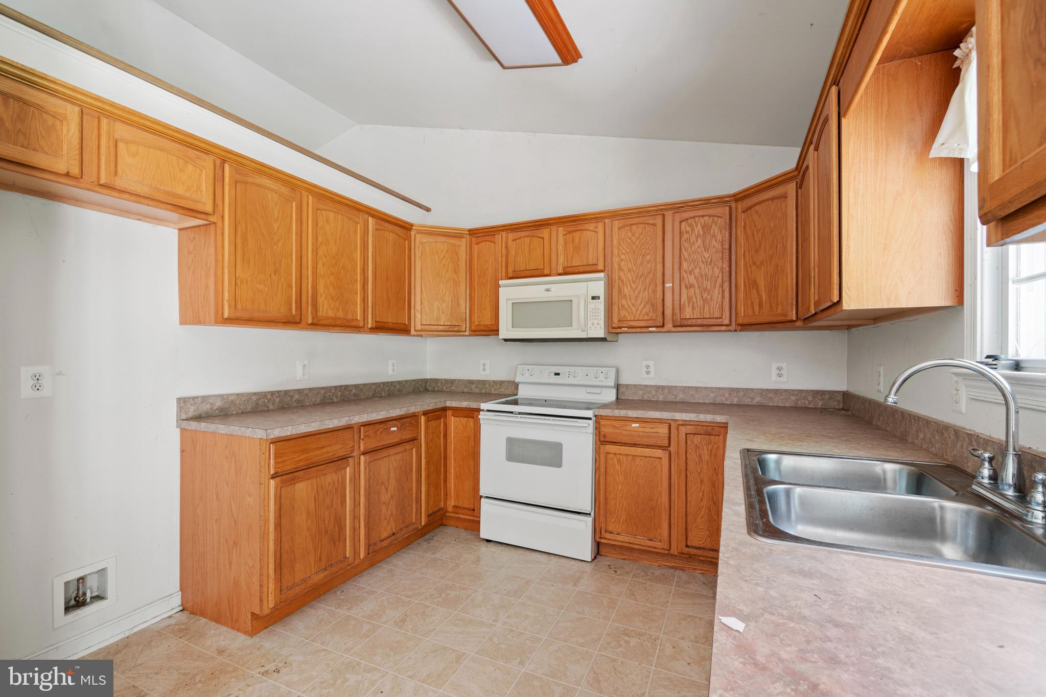 LAKE CAROLINE - Residential