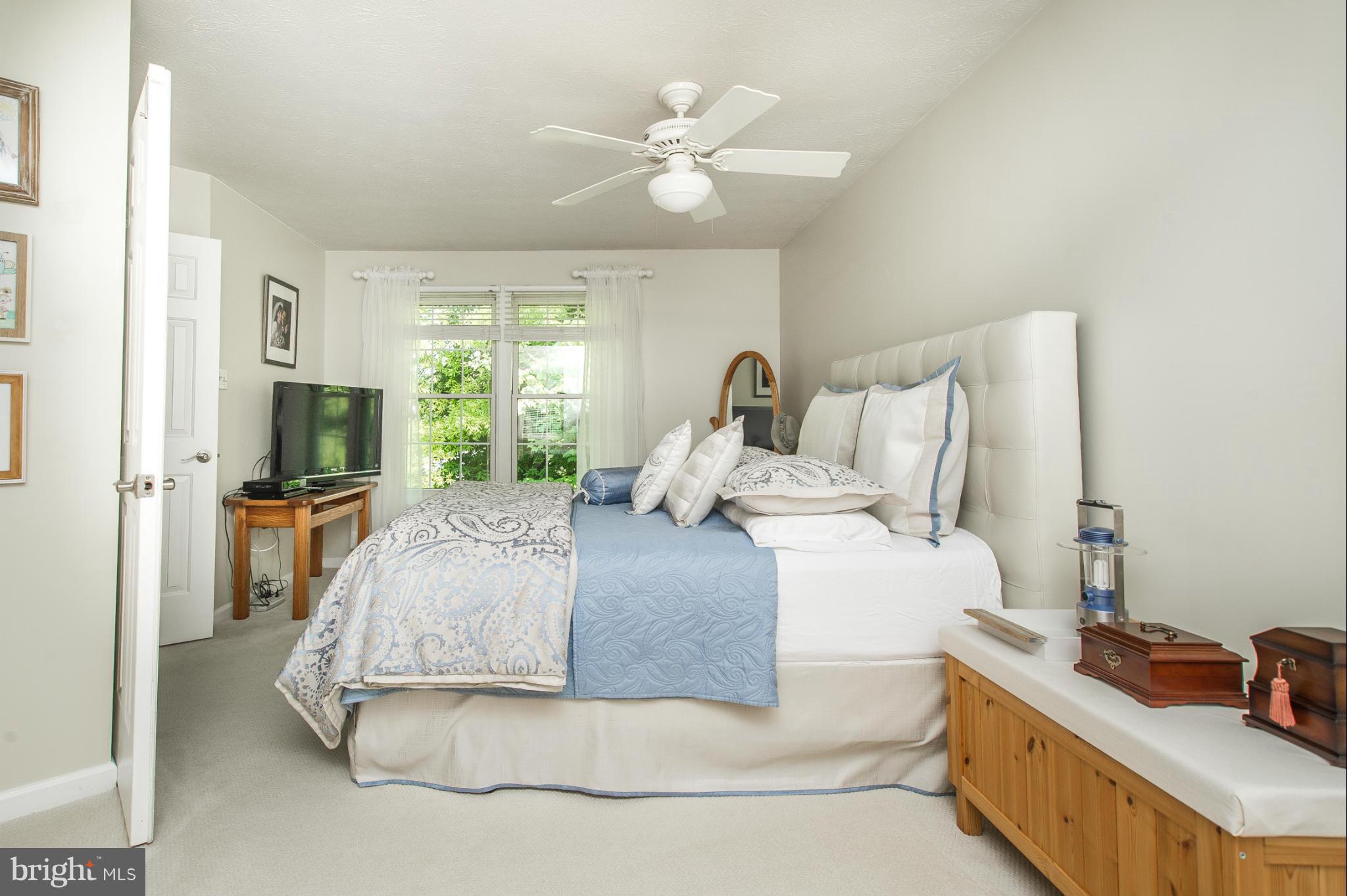 SARAWOODS - Residential