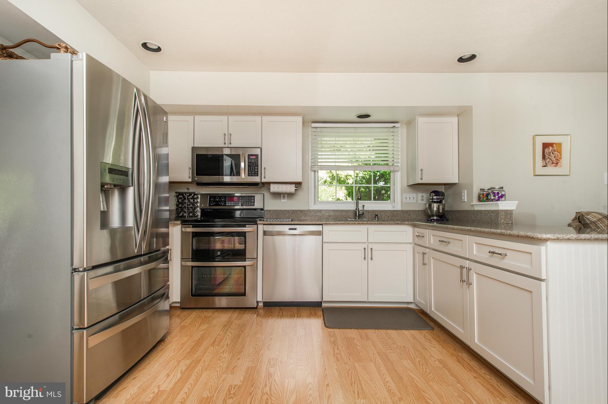 SARAWOODS - Residential