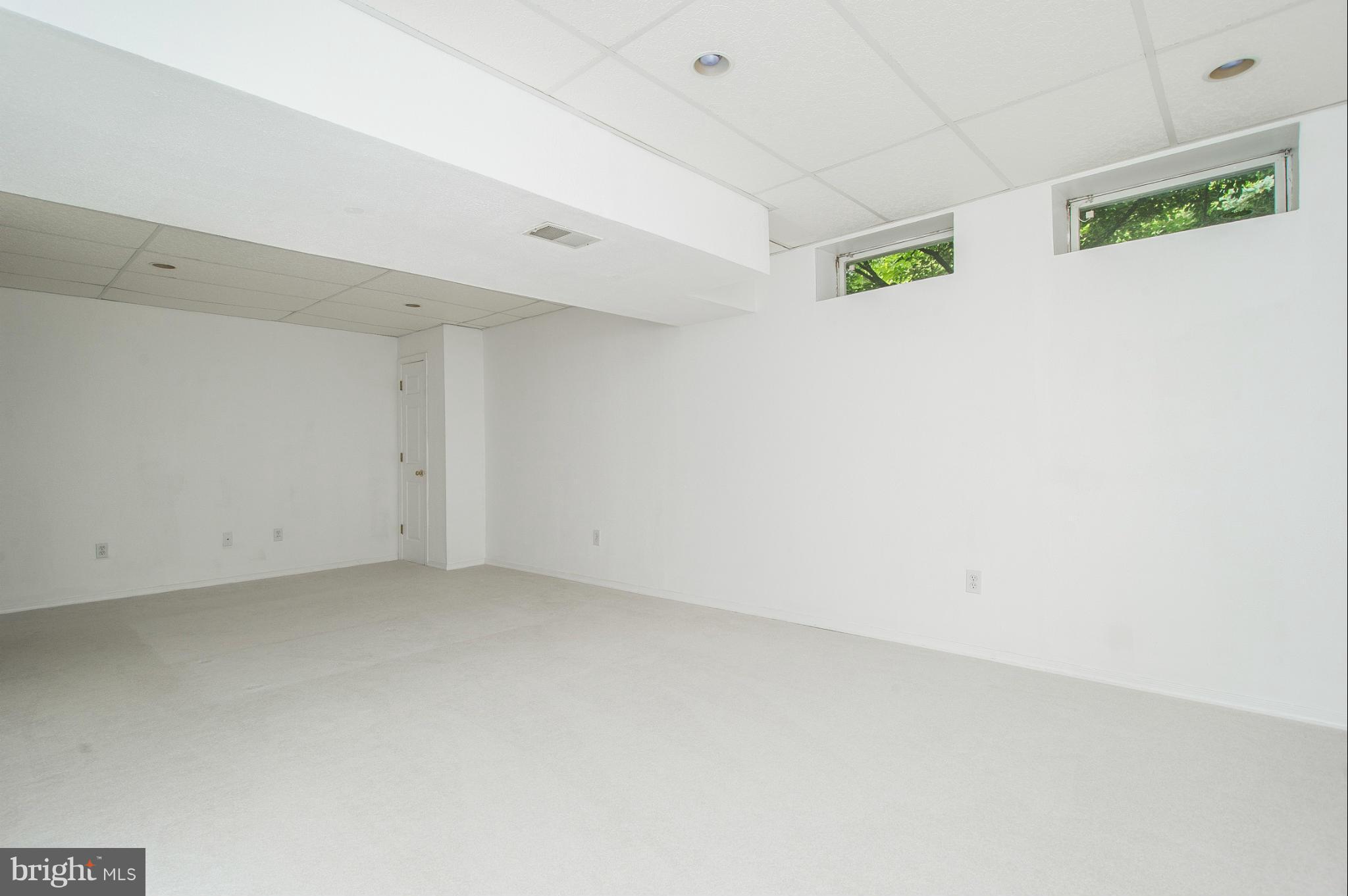 SARAWOODS - Residential