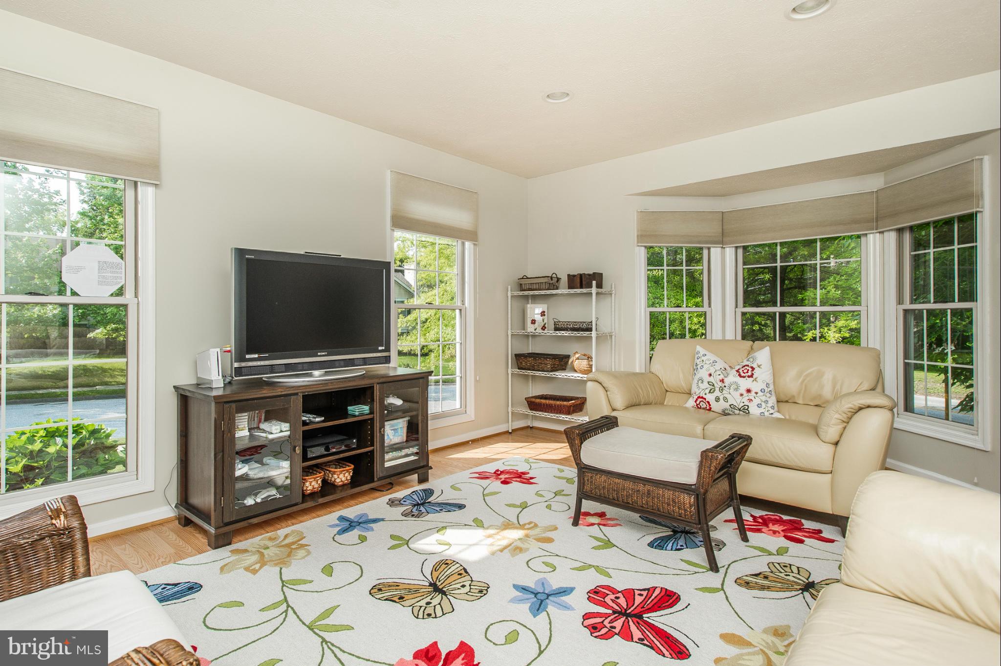 SARAWOODS - Residential