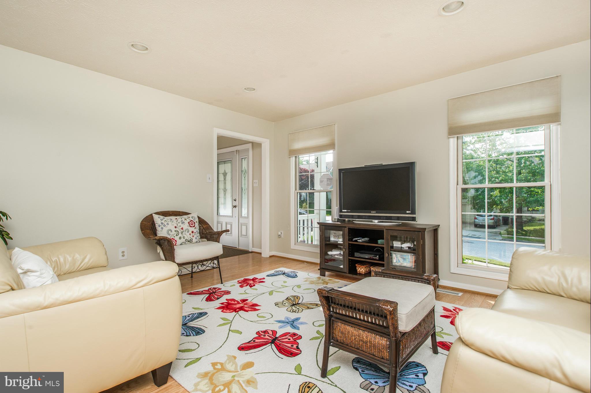 SARAWOODS - Residential