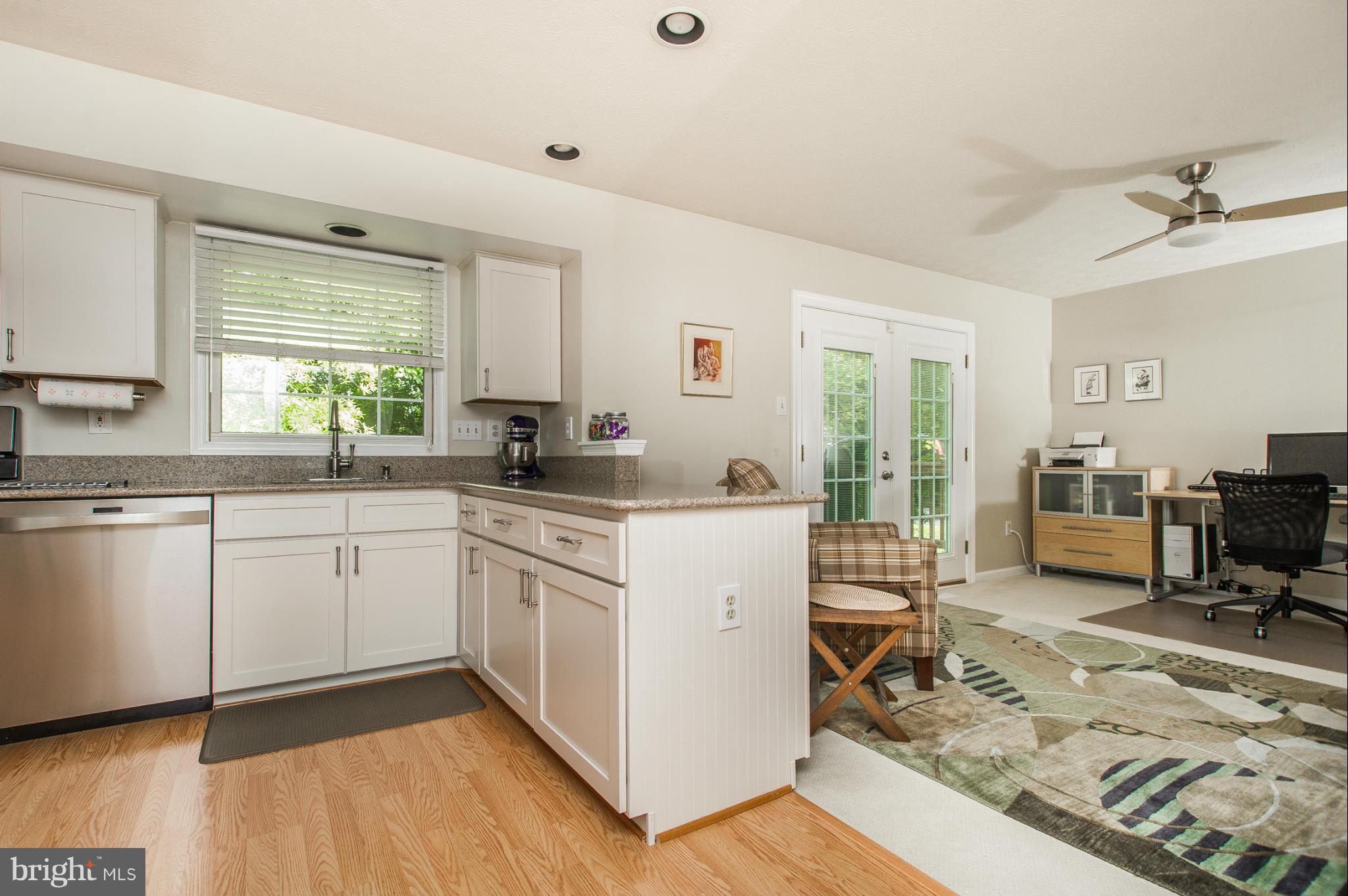 SARAWOODS - Residential