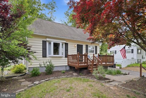 Photo of 14806 Alabama Avenue, WOODBRIDGE, VA 22191 (MLS # VAPW2118206)