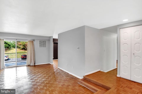 Condo For Sale - 1 Silverwood Circle #8<br/> Anne Arundel County, ANNAPOLIS, MD 21403