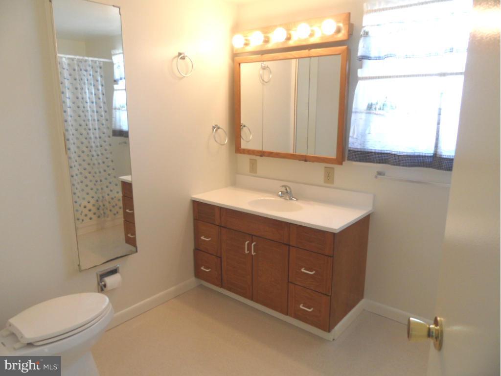 BOWLEYS QUARTERS - Residential Lease