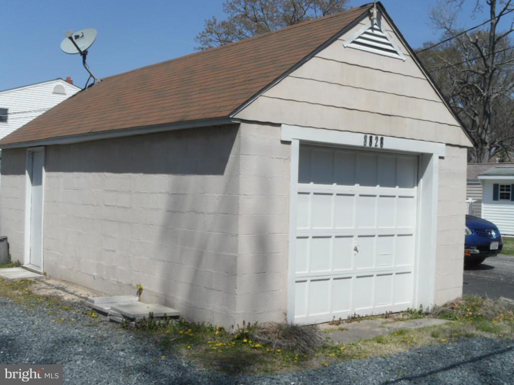 BOWLEYS QUARTERS - Residential Lease