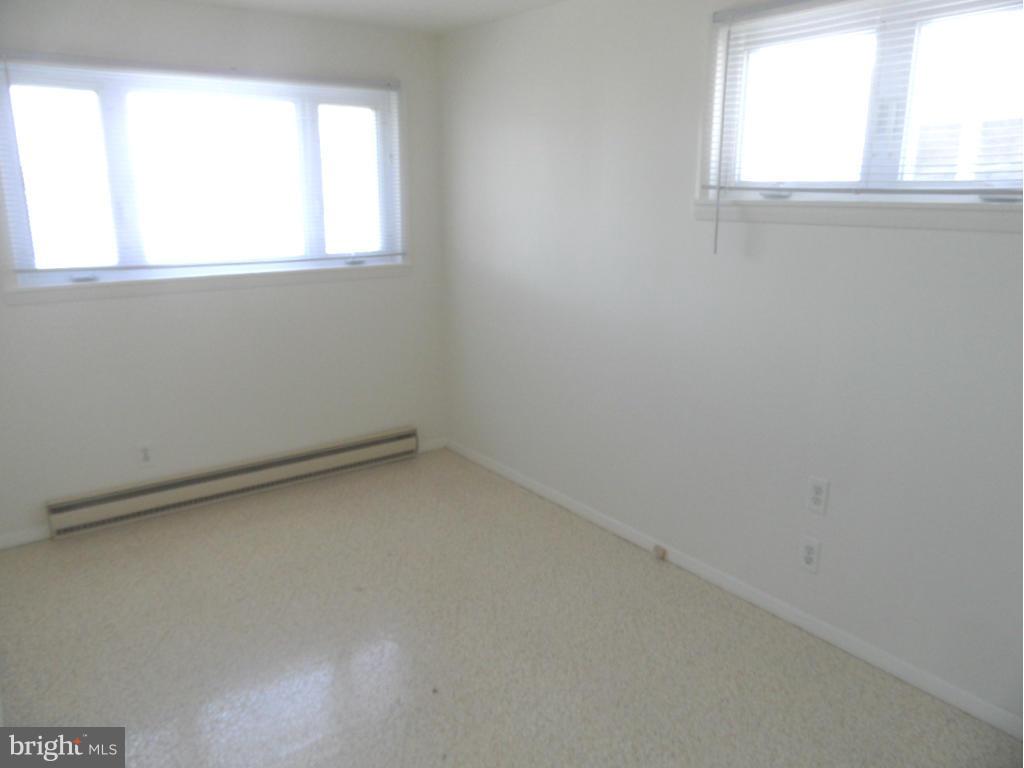 BOWLEYS QUARTERS - Residential Lease