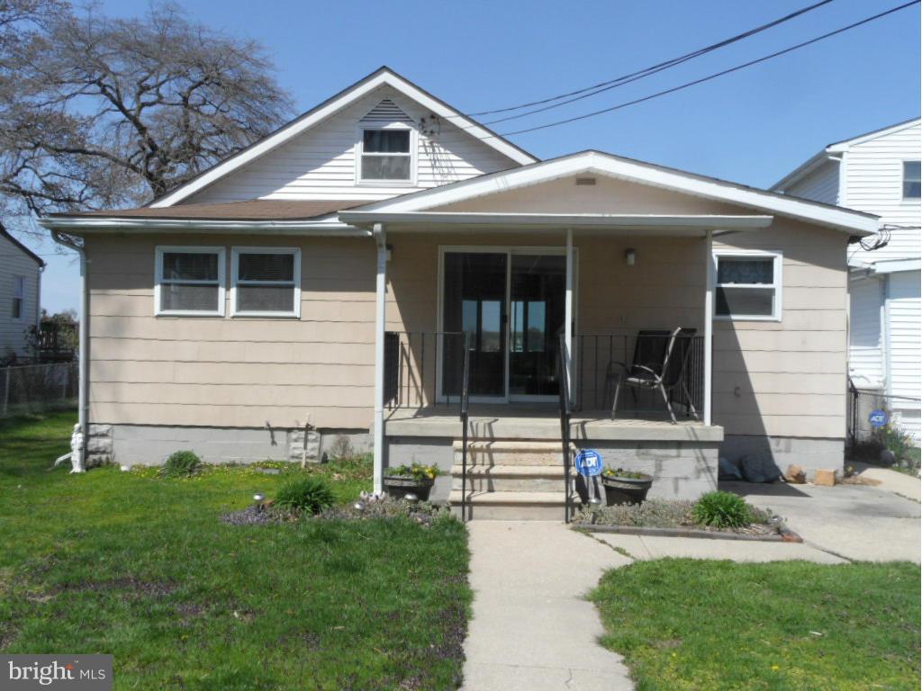 BOWLEYS QUARTERS - Residential Lease