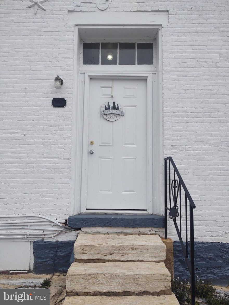 Cute one bed one bath located in the quaint town of Keedysville MD. In walking distance of a ballfield, library, park and much more.