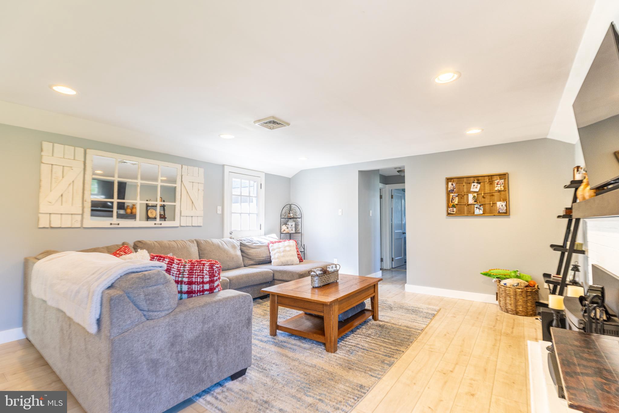 1023 LANSDALE AVENUE