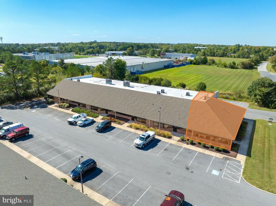 Easily accessible office complex with high traffic counts.

- 1560 Square feet of open space
- 1 private office and bathroom
- Easily customizable
- Plenty of parking with easy access and good tenant mix