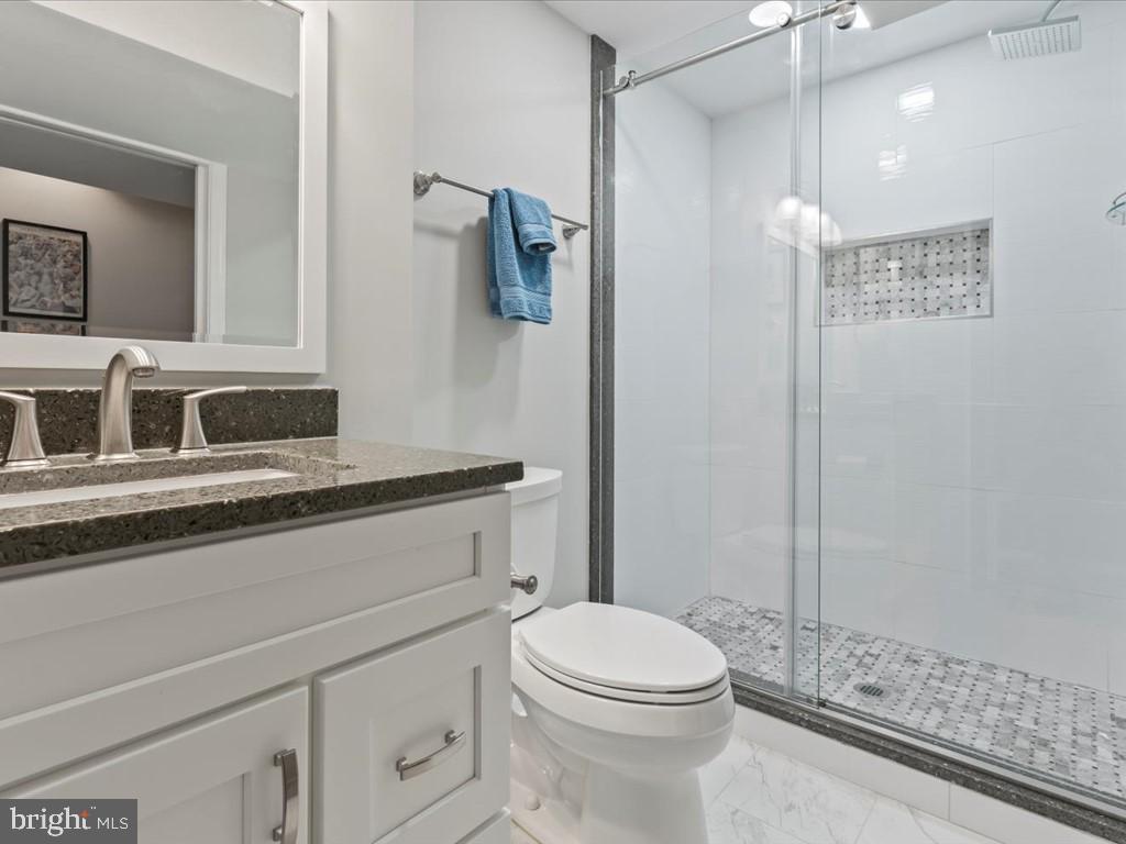 ASHBURN FARM - Residential