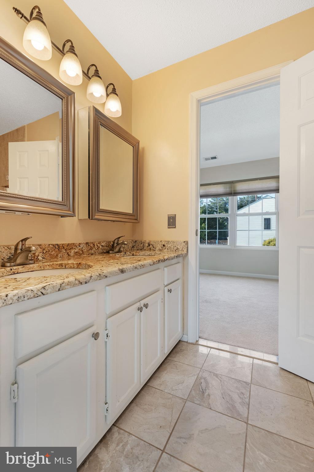 LANDSDOWNE - Residential Lease