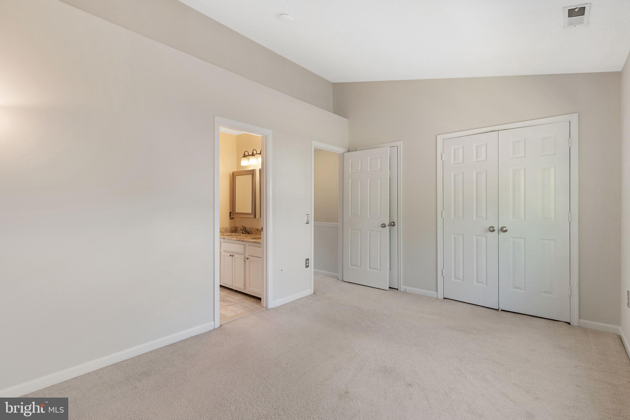 LANDSDOWNE - Residential Lease