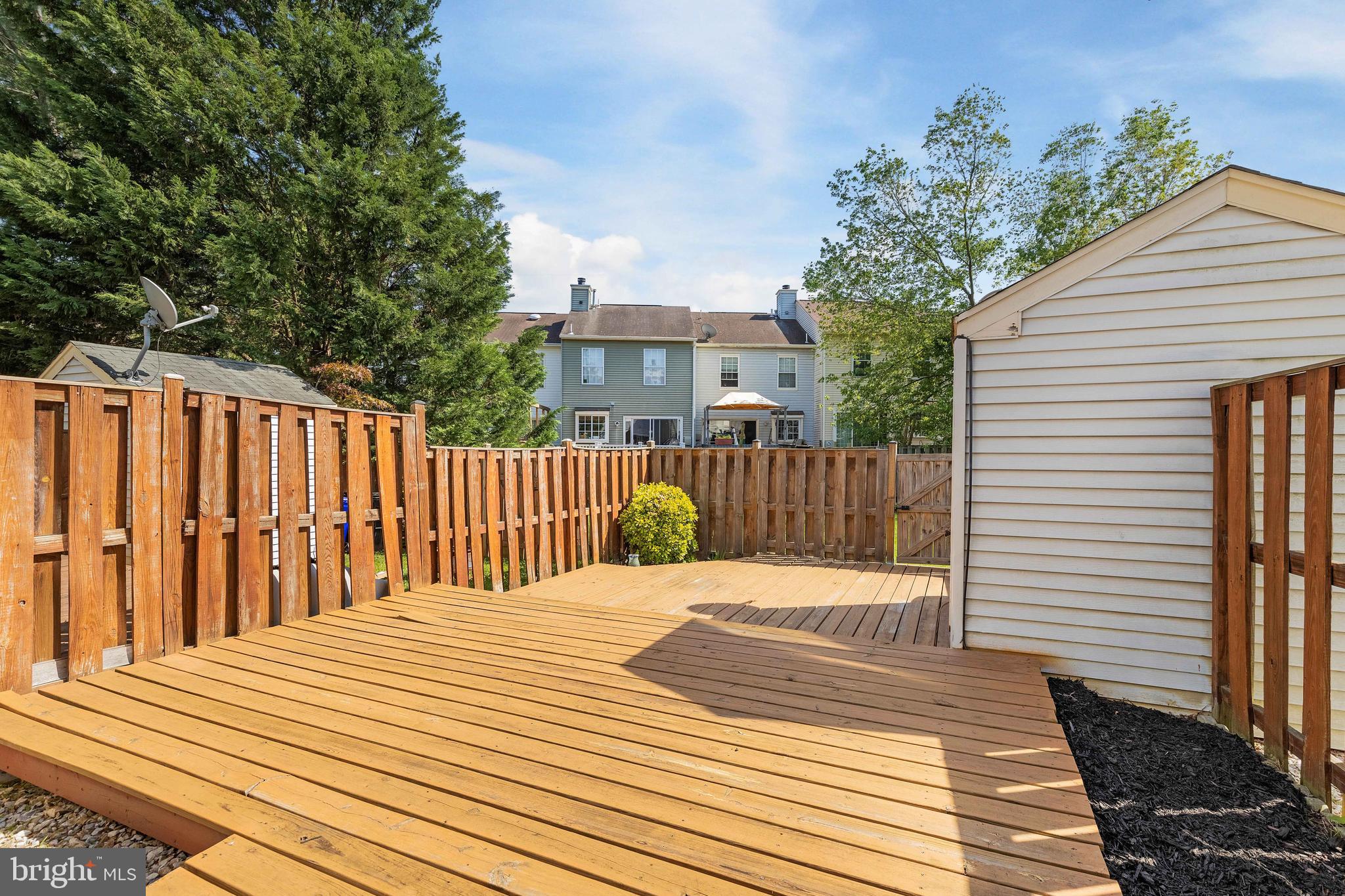 LANDSDOWNE - Residential Lease