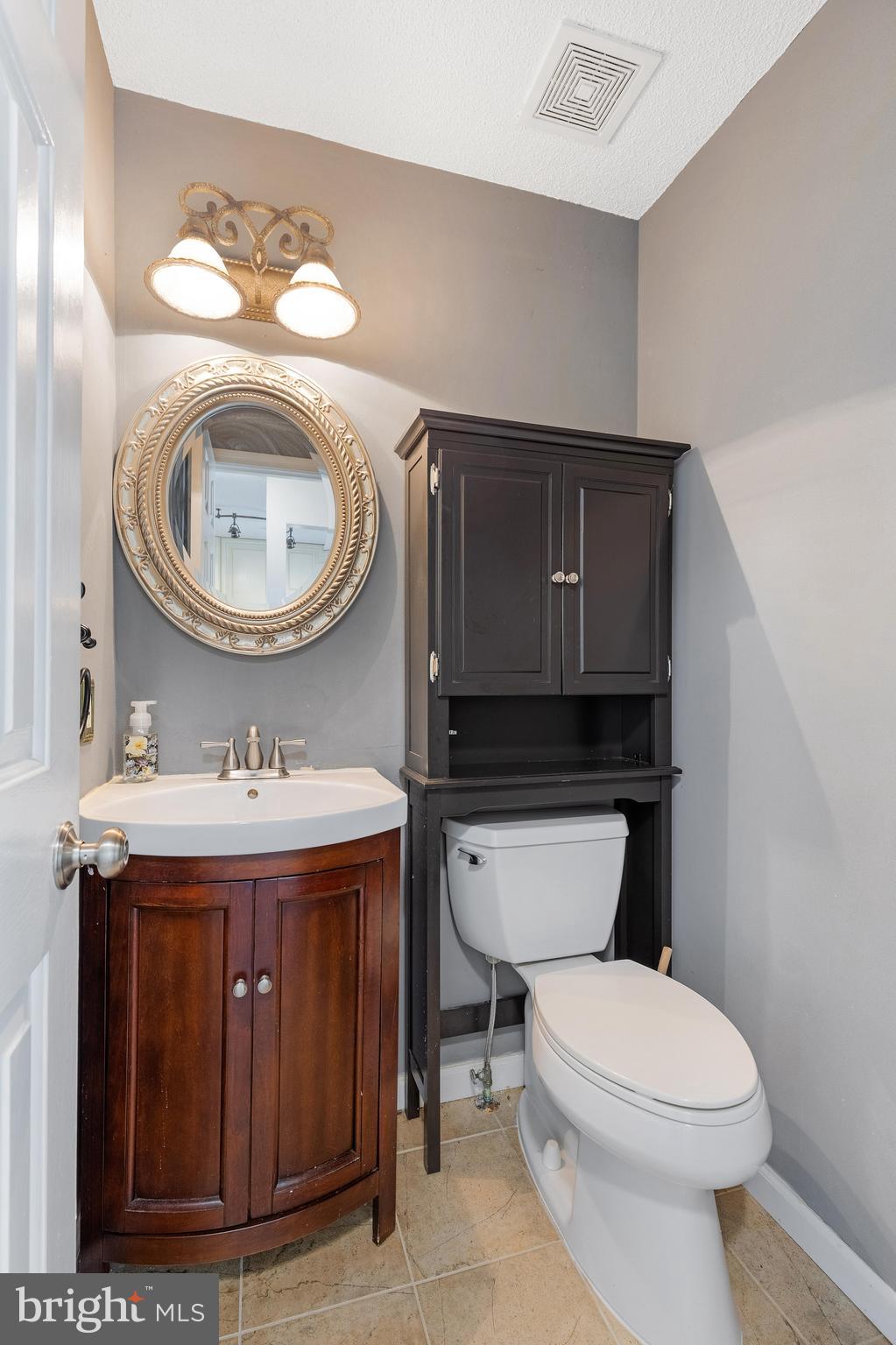 LANDSDOWNE - Residential Lease